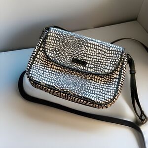 NWT VERA BRADLEY Flap Crossbody Midnight‎ Snakeskin Black & White Faux Leather